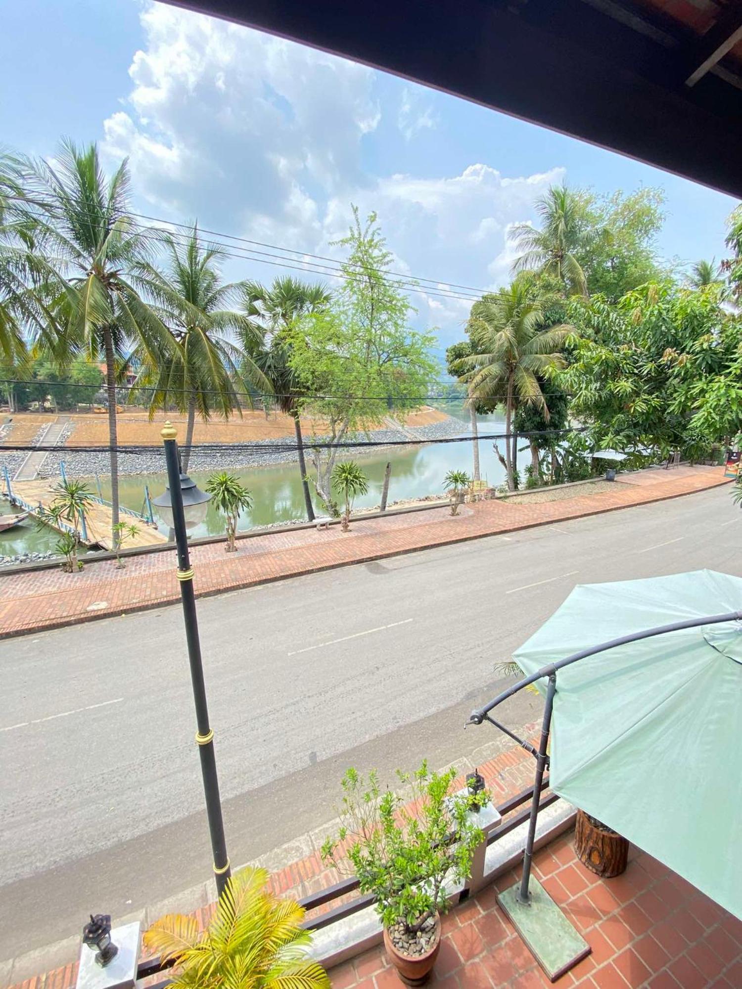 Golden Lotus Namkhan View Luang Prabang Exterior photo