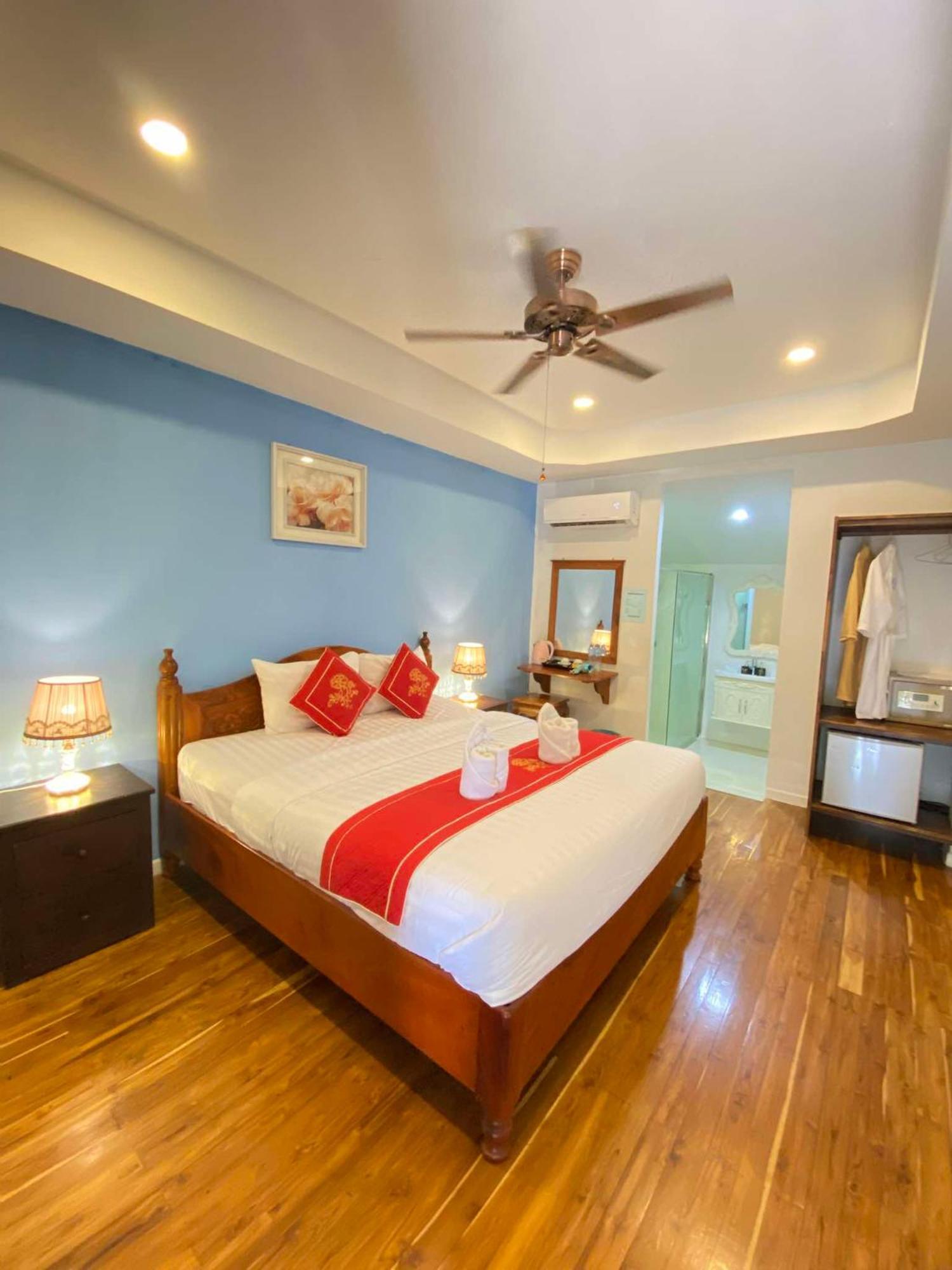 Golden Lotus Namkhan View Luang Prabang Exterior photo