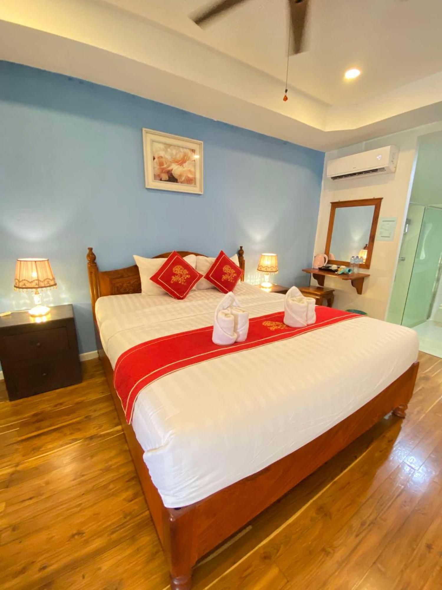Golden Lotus Namkhan View Luang Prabang Exterior photo